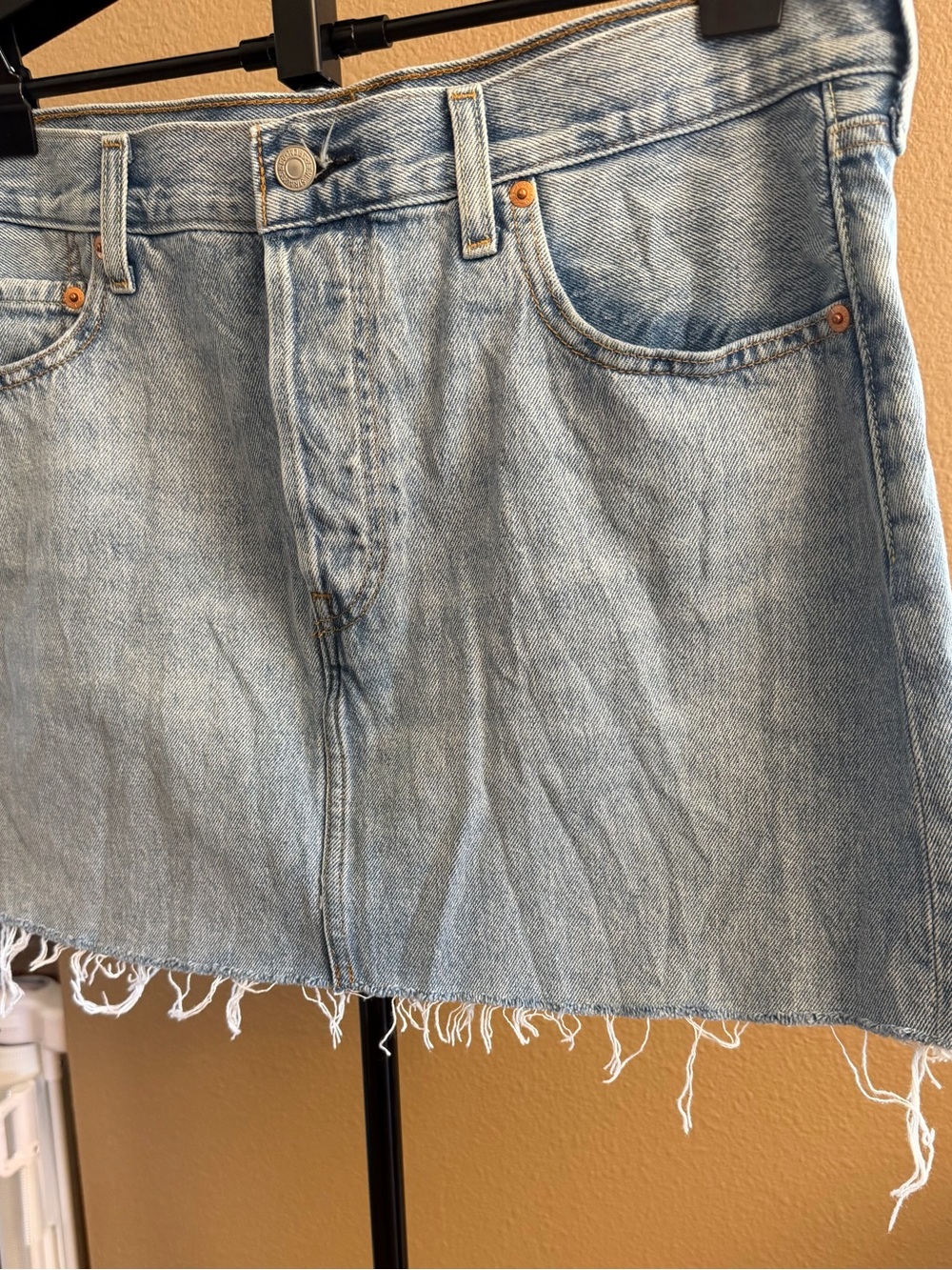 Levi’s Denim Distressed Mini Skirt Light Wash | Coastal Cowgirl Western Fray |32 - Picture 3 of 9